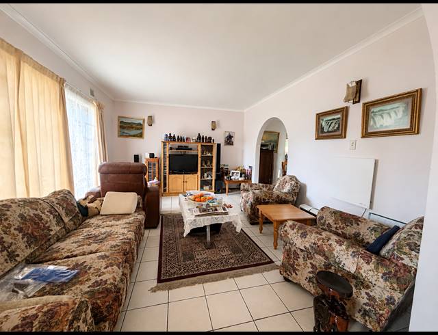 3 BEDROOM FREESTANDING FOR SALE IN ASHLEY